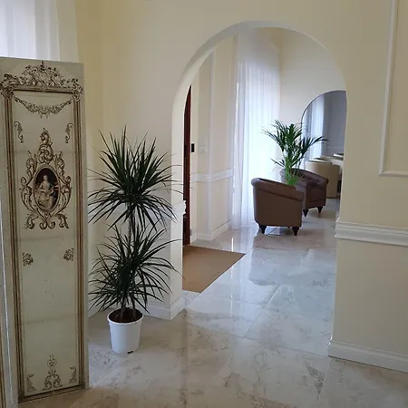 Regina Margherita Hotel 4*